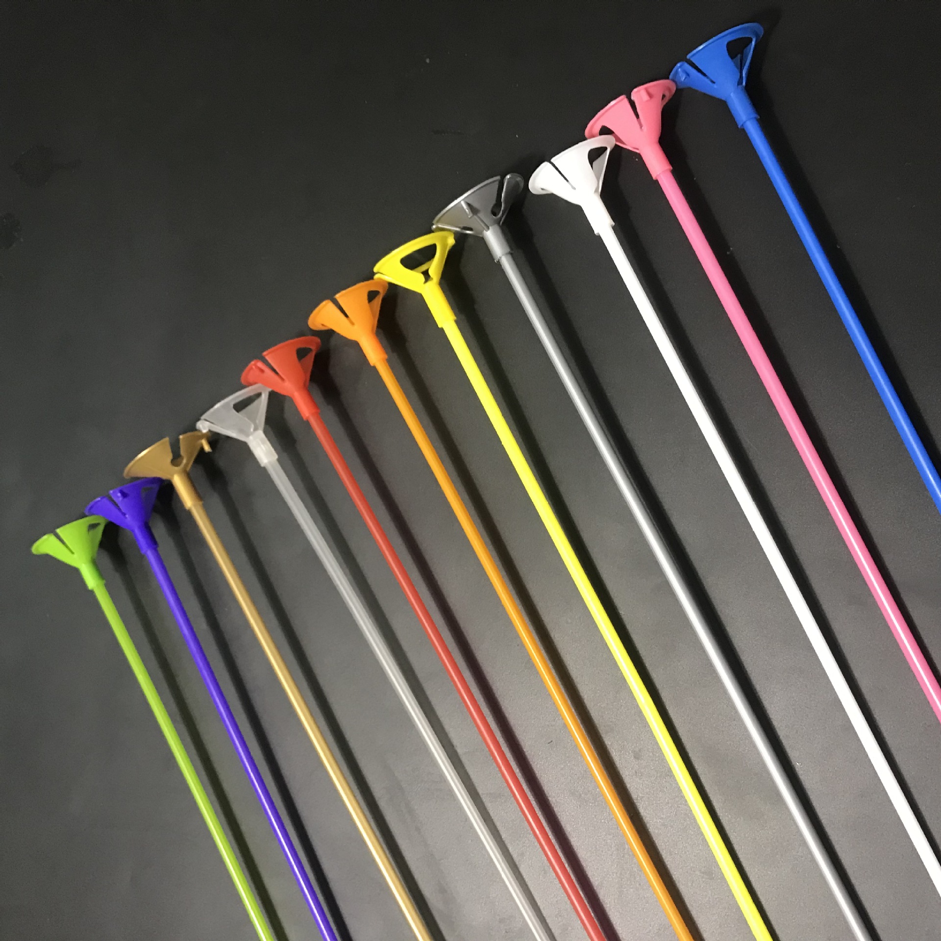 Apa sipat tongkat plastik balon?